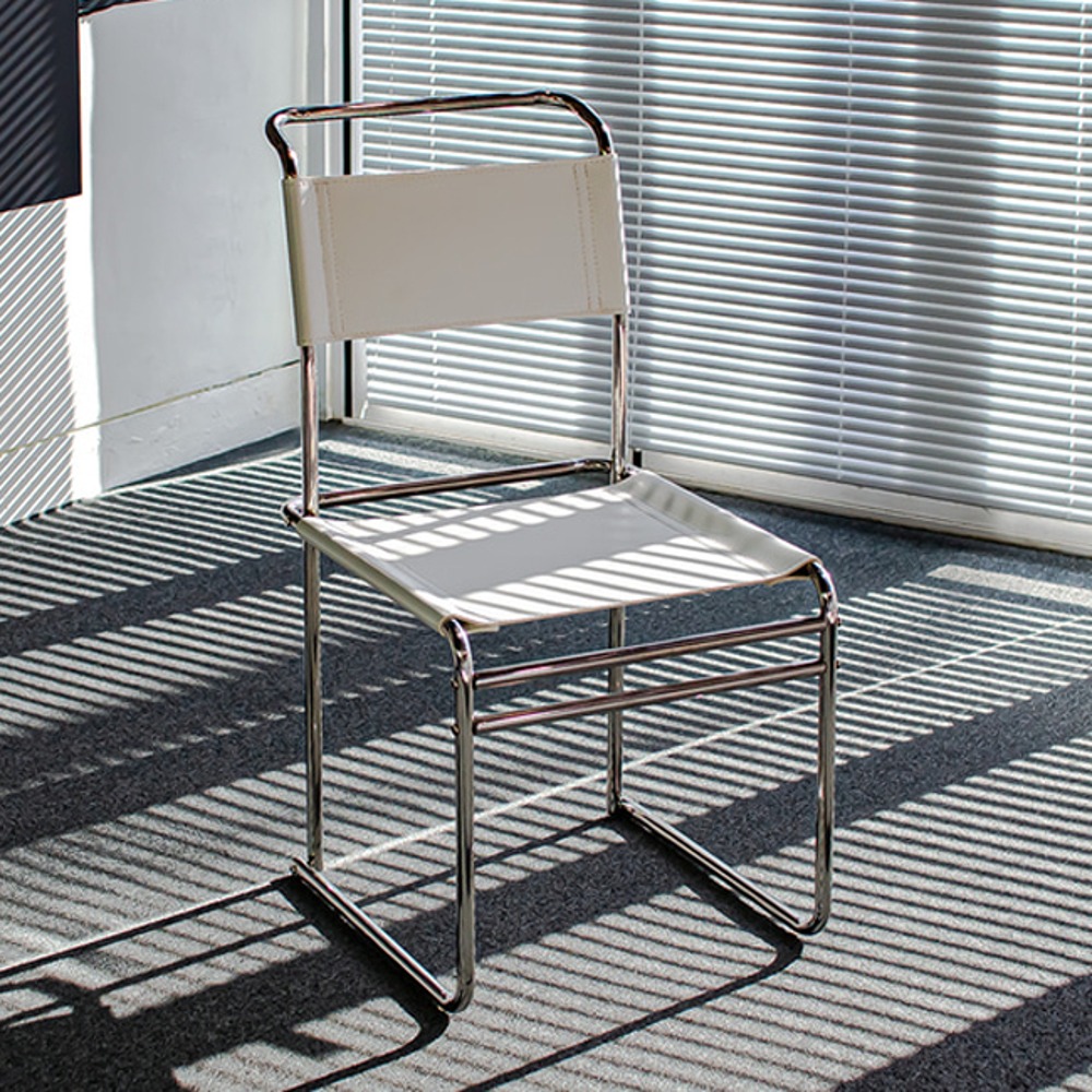 영가구[B급상품] 데미안 가죽 철제 캔틸레버 사이드체어 카페 디자인의자